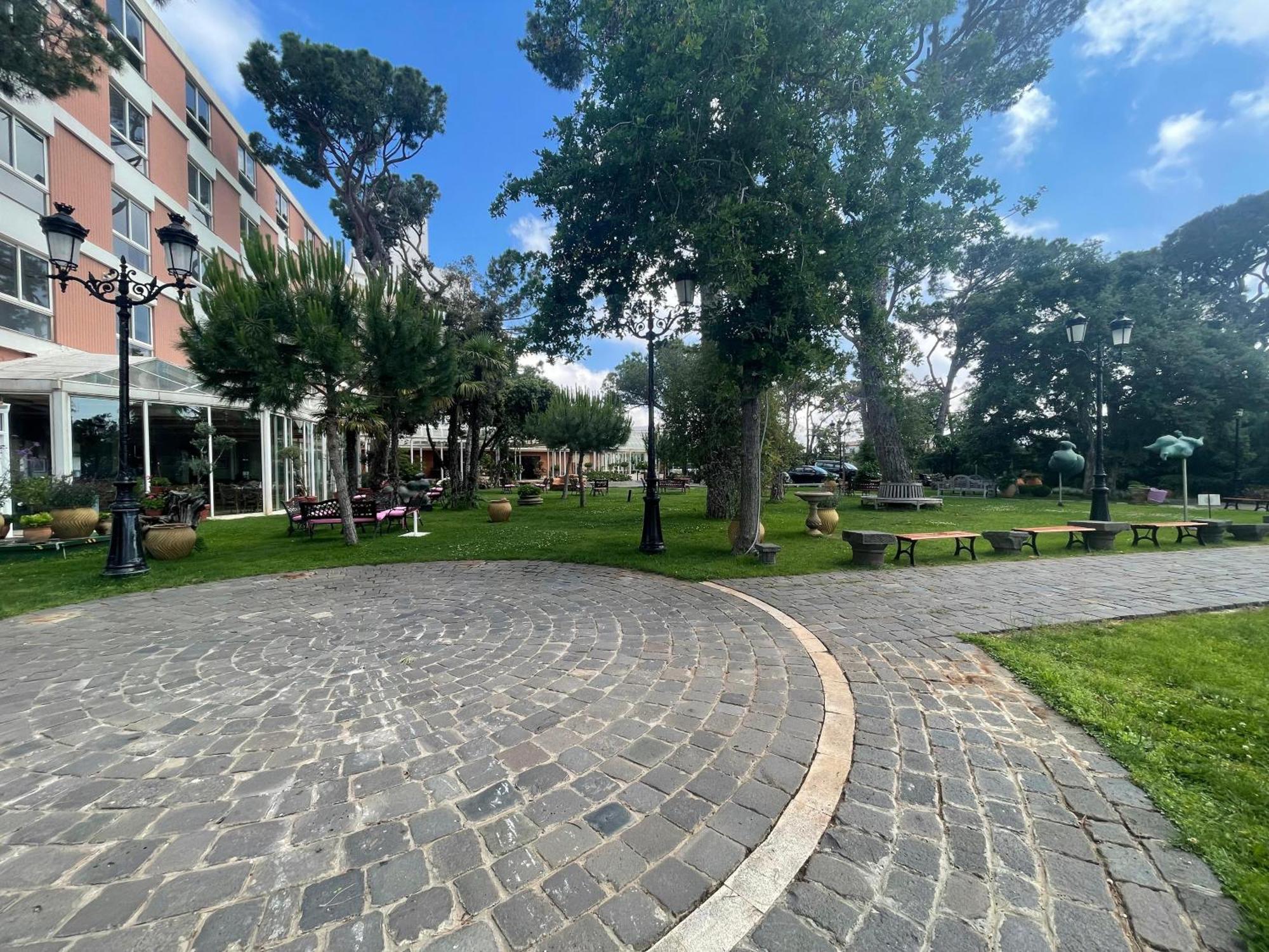 Hotel Al Bustan Beit Mery Eksteriør billede