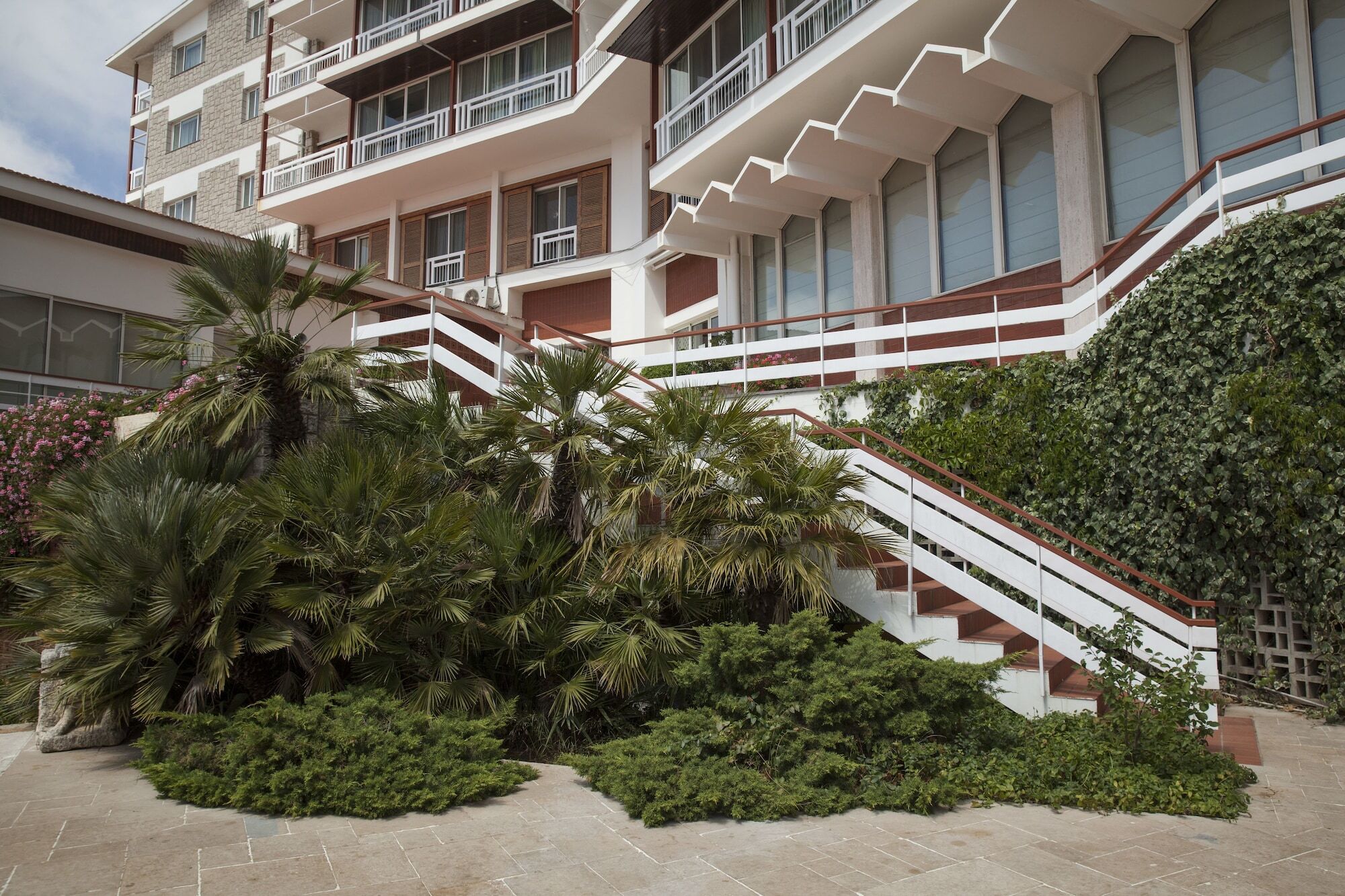 Hotel Al Bustan Beit Mery Eksteriør billede